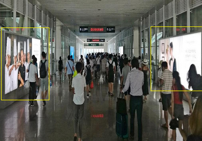 ?？跂|站到達(dá)出發(fā)廊橋墻體燈箱廣告