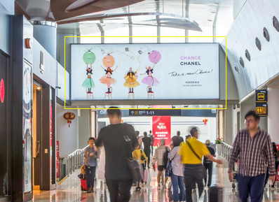 ?？跈C(jī)場(chǎng)國(guó)內(nèi)候機(jī)廳免稅店區(qū)域燈箱廣告