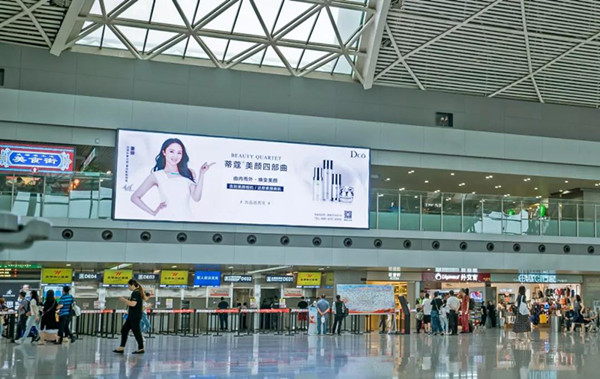 蒂蔻機場廣告