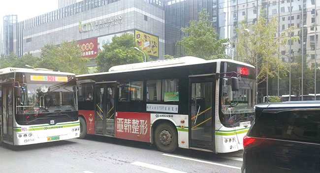 長沙公交車廣告歸來，與四個(gè)月前相比有何變化？