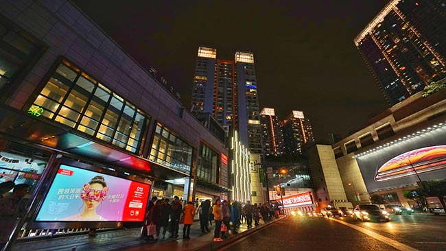 品牌和商家為什么要投放重慶候車亭廣告？