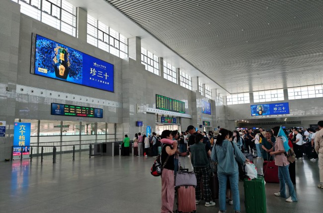 洛陽龍門高鐵站候車大廳廣告牌投放位置優(yōu)勢，洛陽高鐵站廣告價格