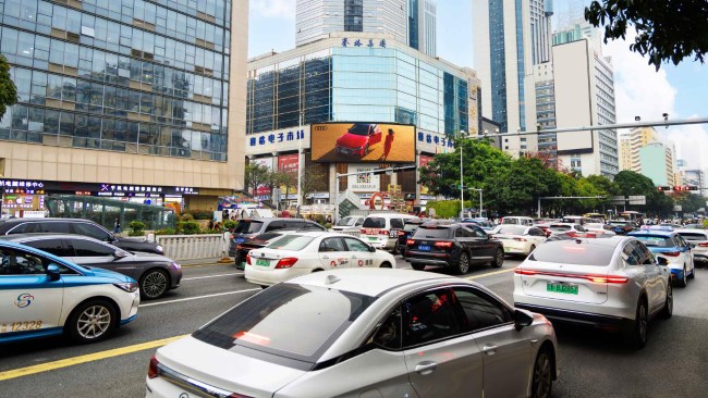 深圳深南大道華強(qiáng)北路口賽格LED橫屏廣告，深圳戶外大屏廣告價(jià)格