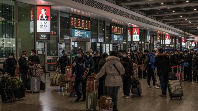 上海虹橋站高鐵出站通道兩側(cè)燈箱廣告，上海虹橋火車站廣告價格
