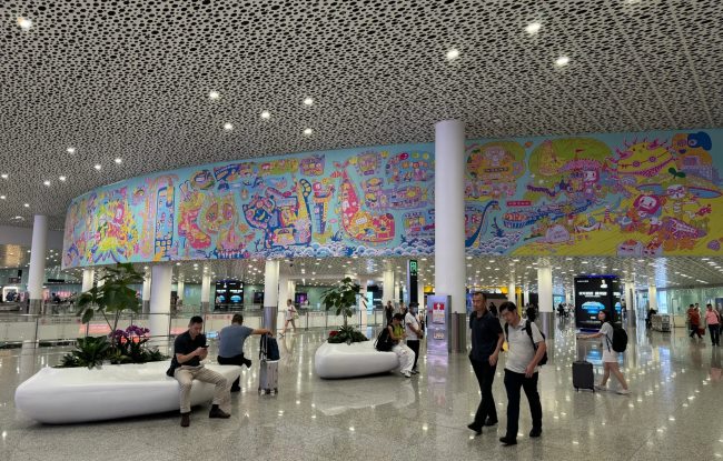 深圳寶安機場國際到達通道燈箱廣告，深圳機場廣告牌價格