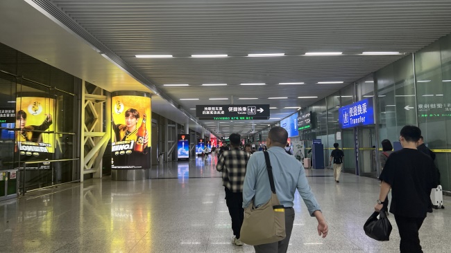 深圳北高鐵站出站通道LED廣告投放，深圳北站到達廣告價格