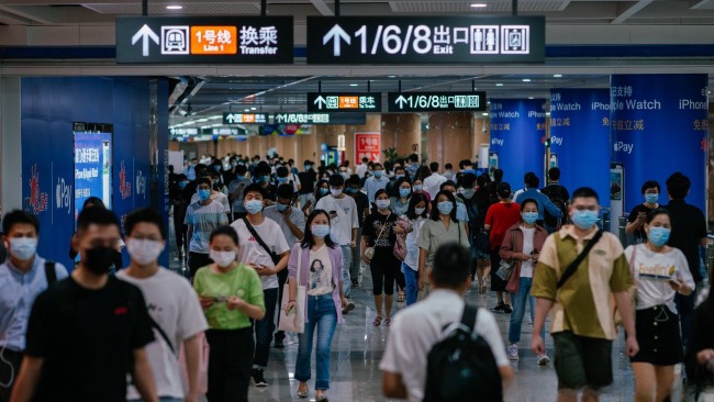 廈門呂厝地鐵站換乘通道墻面廣告投放，廈門地鐵廣告價格