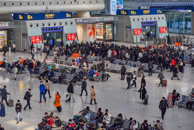 杭州東站有哪些廣告位？分別是什么價(jià)格？哪家廣告公司負(fù)責(zé)發(fā)布安裝？