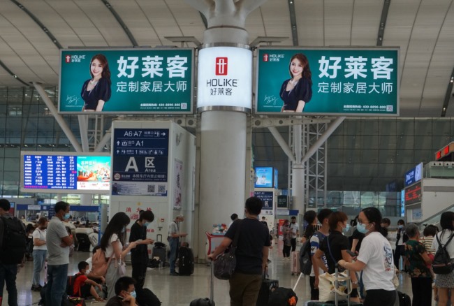 深圳北高鐵站候車大廳高空包柱廣告，深圳北站大屏廣告價格