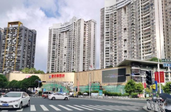 南寧水晶城夢(mèng)之島百貨LED廣告投放，南寧戶外大屏廣告價(jià)格