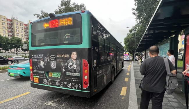 深圳公交車身廣告投放，深圳公交巴士外車身廣告價(jià)格