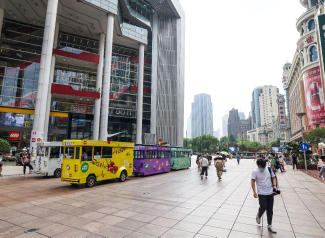 上海觀光巴士外車貼巴士廣告投放，上海鐺鐺車小火車廣告價格