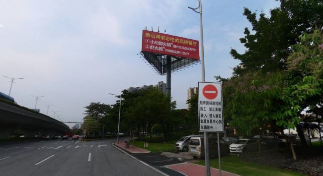 佛山大道與魁奇路三面高桿大牌廣告投放，佛山高速立柱廣告