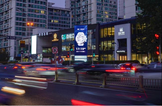 北京華貿(mào)中心SKP北街三面立柱LED廣告投放，北京LED大屏廣告價(jià)格