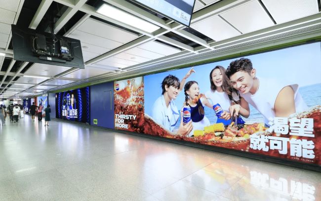廣州體育西路地鐵站廳墻面廣告投放，廣州地鐵大屏廣告價(jià)格