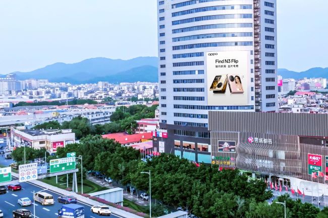 廣州機(jī)場高速三元里收費站宏泰大廈LED廣告投放，廣州LED廣告