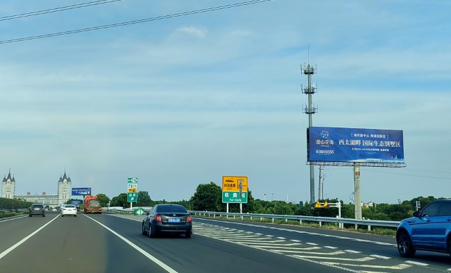 常州高速立柱大牌廣告投放，常州戶外高桿大牌廣告價(jià)格