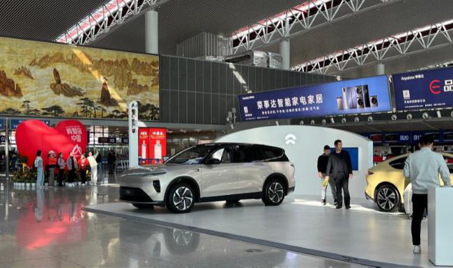 汽車行業(yè)2026春運(yùn)廣告怎么投？戶外廣告如何選擇更有性價(jià)比？