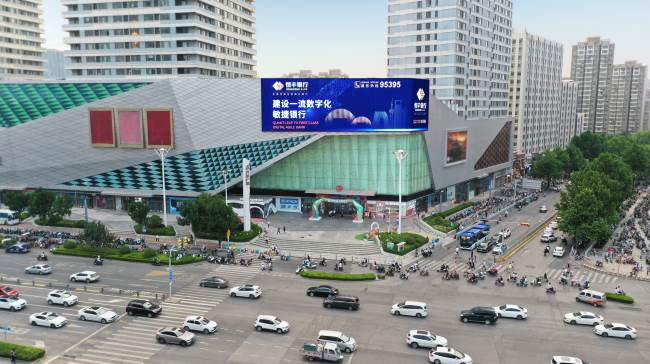 濟南高新萬達3D大屏：城市主干道的視覺地標