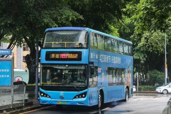 深圳雙層公交車身廣告價(jià)格？深圳雙層巴士公交線路？雙層巴士高度