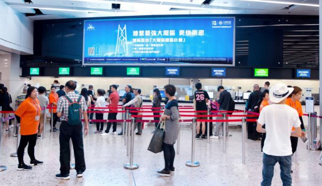 香港西九龍站售票廳燈箱：跨境客流的關(guān)鍵視覺觸點