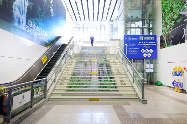 溫州輕軌動車南站廣告