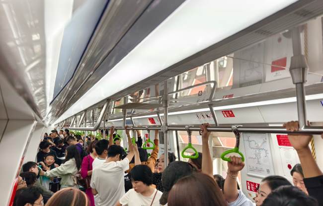 貴陽(yáng)地鐵語(yǔ)音到站提醒廣告